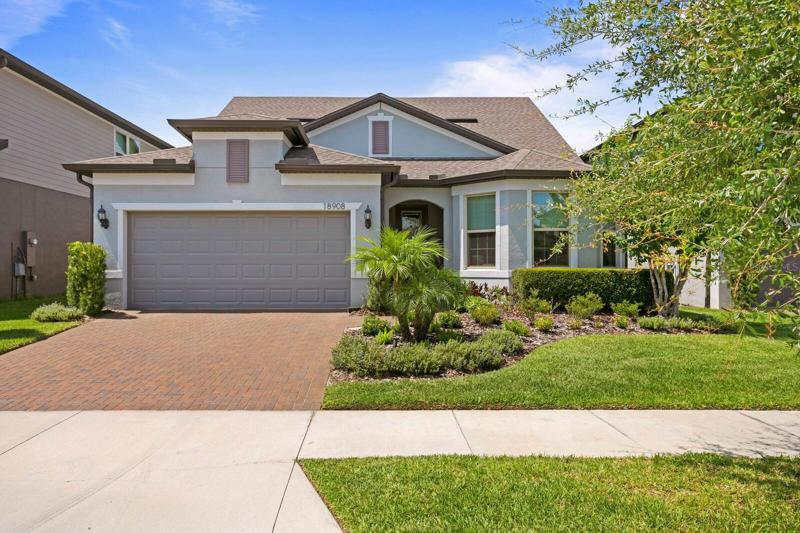 Welcome home to 18908 Willowmore Cedar Dr