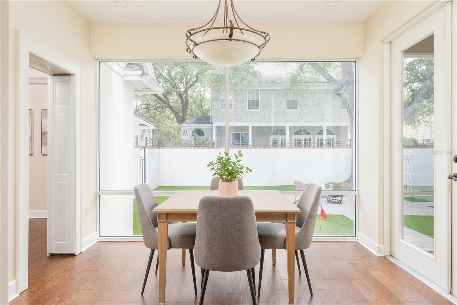 Breakfast room off the kitchen