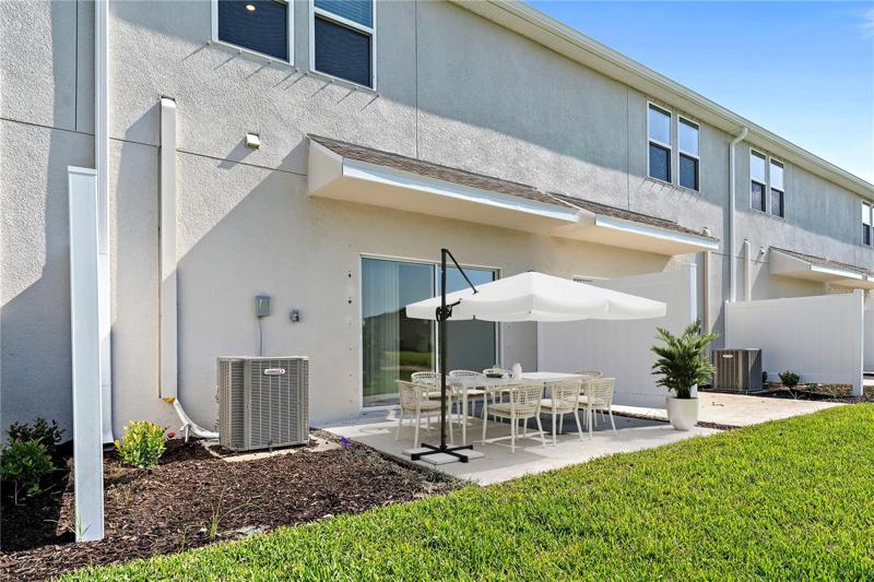 Porch (staged)