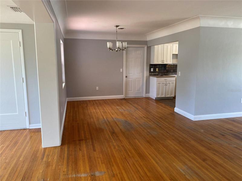 DINNING ROOM