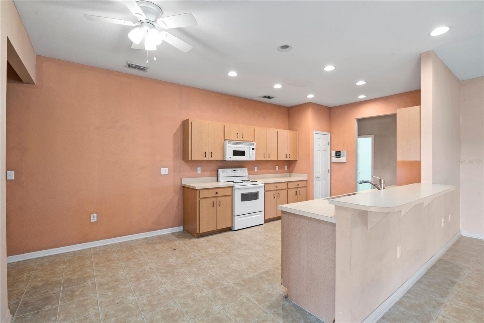 Kitchen with Breakfast Bar