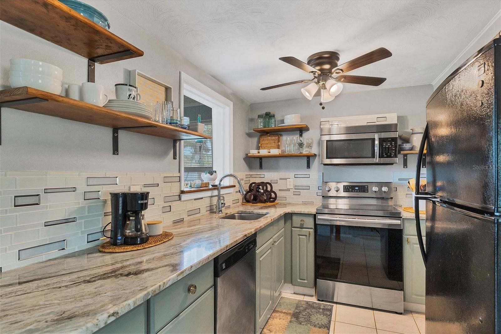 320 E Fray Street, Englewood, Florida 34223, 1 Bedroom Bedrooms, ,1 BathroomBathrooms,Residential,For Sale,FRAY,D6131274
