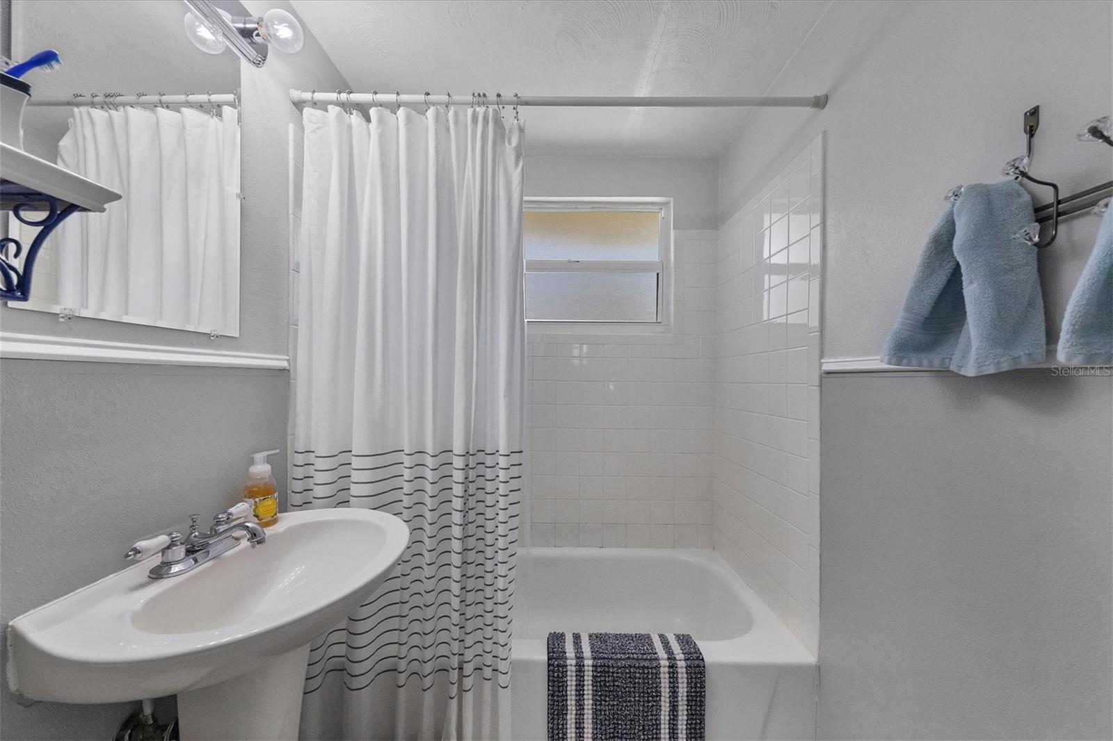320 E Fray Street, Englewood, Florida 34223, 1 Bedroom Bedrooms, ,1 BathroomBathrooms,Residential,For Sale,FRAY,D6131274