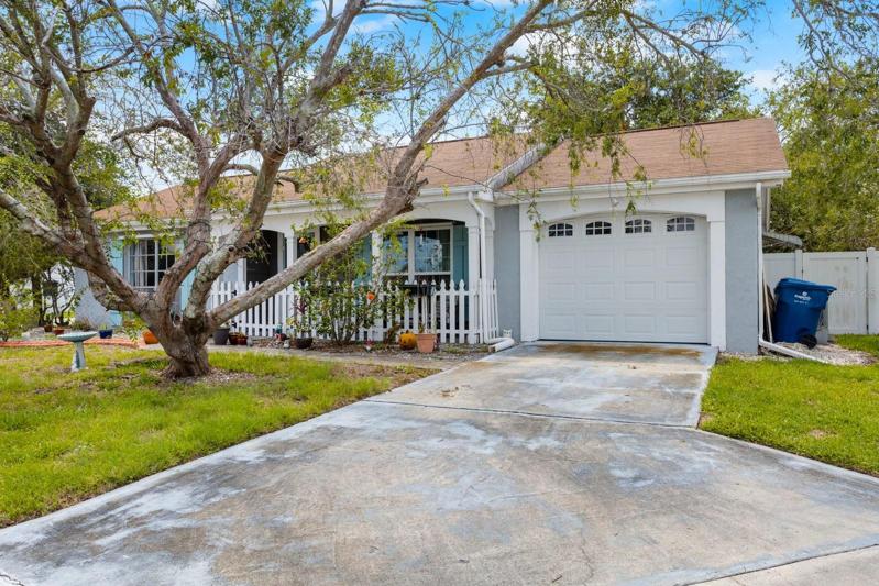 Welcome to 3540 Rockaway Dr. in Beacon Square!
