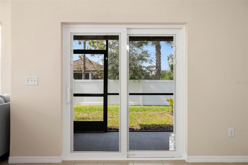 Clear Glass as the Integrated Blinds hide completely!