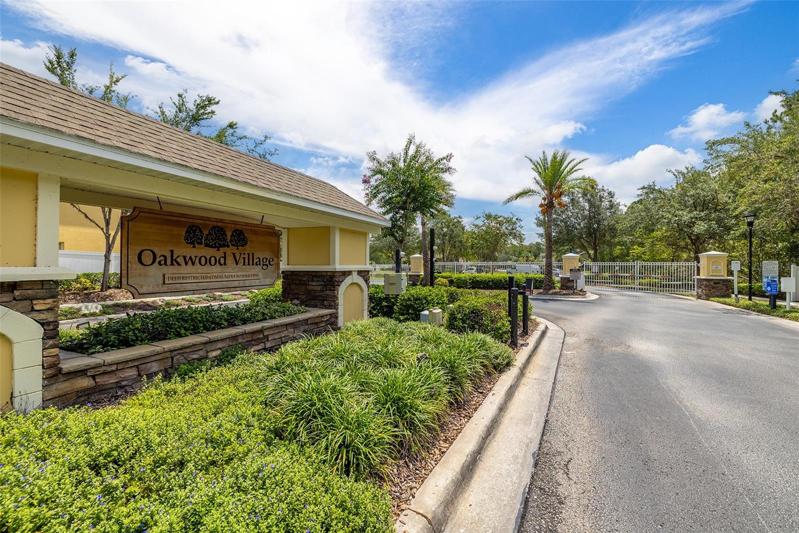 This Townhouse is in Oakwood Village which is a Gated Community inside of the Hammocks!