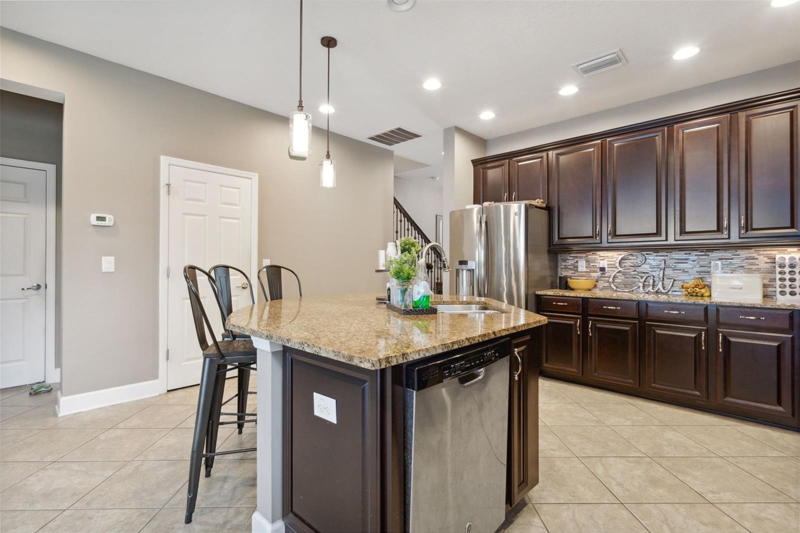 4909 Oakline View Drive, Lithia, Florida 33547, 4 Bedrooms Bedrooms, ,3 BathroomsBathrooms,Residential,For Sale,OAKLINE VIEW,T3455686