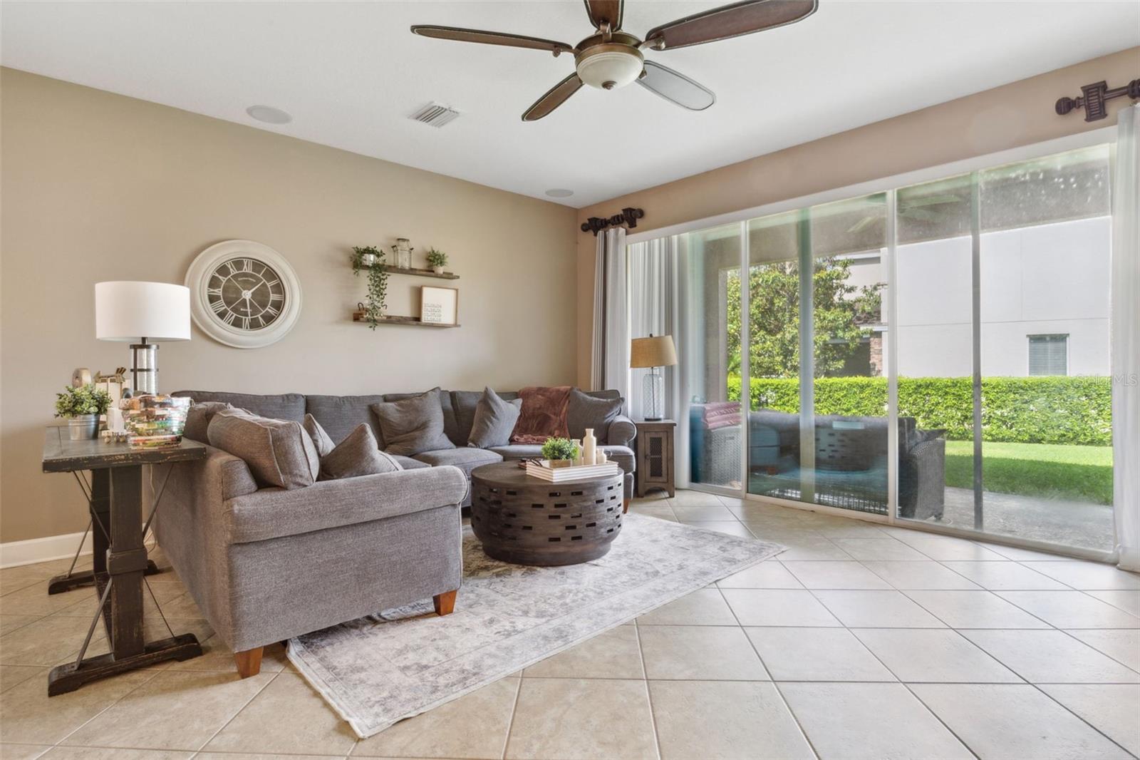 4909 Oakline View Drive, Lithia, Florida 33547, 4 Bedrooms Bedrooms, ,3 BathroomsBathrooms,Residential,For Sale,OAKLINE VIEW,T3455686