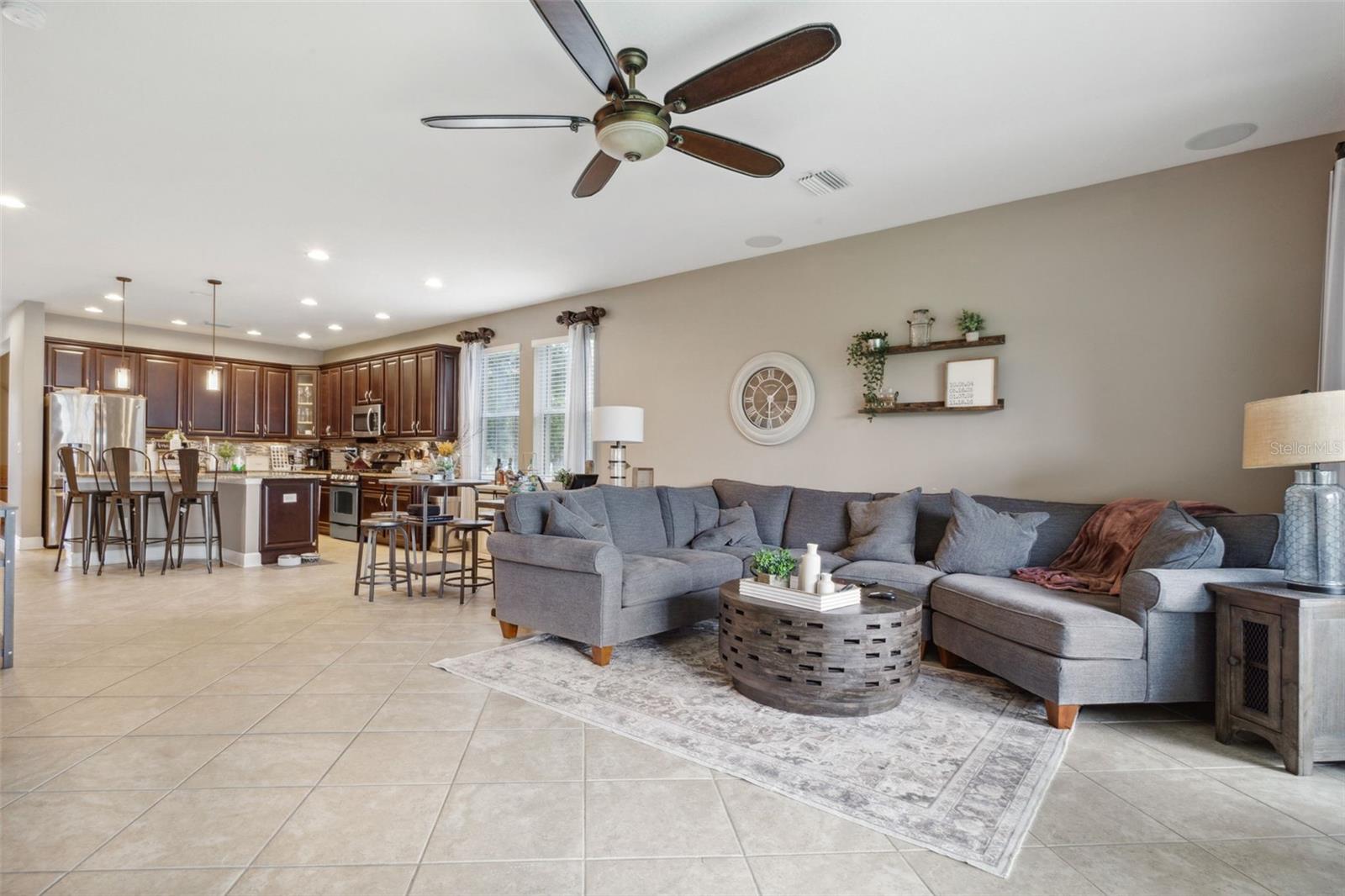 4909 Oakline View Drive, Lithia, Florida 33547, 4 Bedrooms Bedrooms, ,3 BathroomsBathrooms,Residential,For Sale,OAKLINE VIEW,T3455686