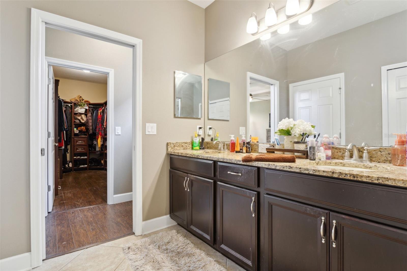 4909 Oakline View Drive, Lithia, Florida 33547, 4 Bedrooms Bedrooms, ,3 BathroomsBathrooms,Residential,For Sale,OAKLINE VIEW,T3455686