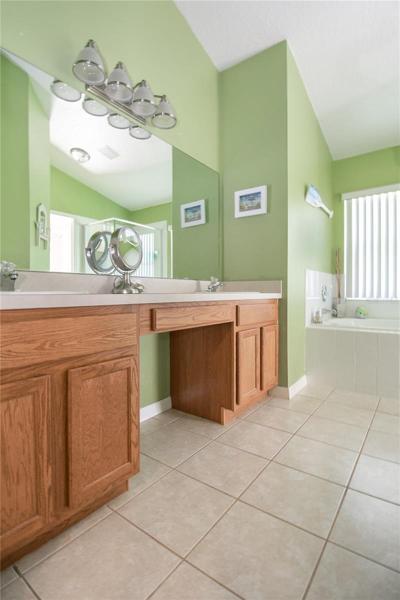 Owner's En Suite Bathroom