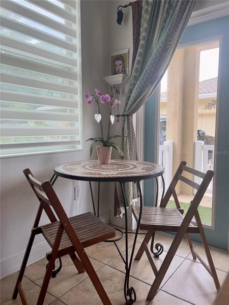 Bistro table in Kitchen