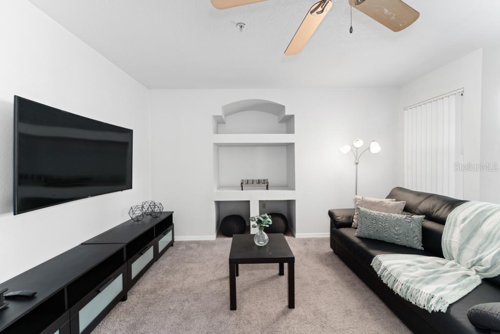 Spacious living room