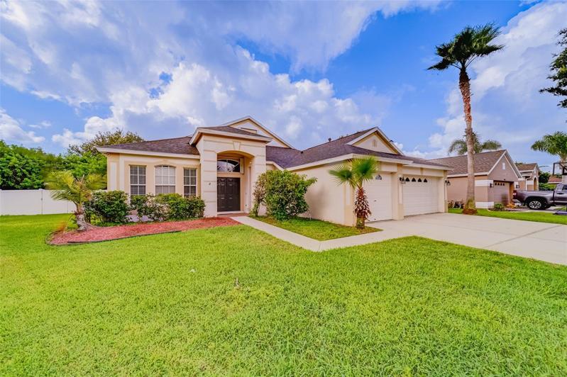 Beautiful, spacious, Trinity pool home!
