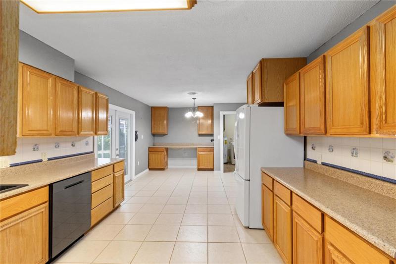 Large eat in kitchen