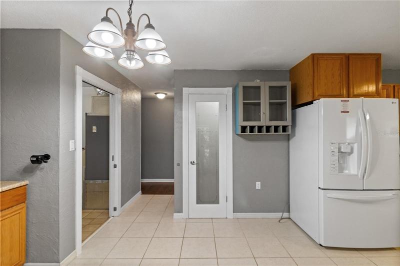 Eat in area and closet pantry