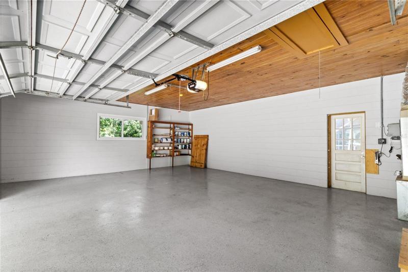 Oversized garage. Access to back yard