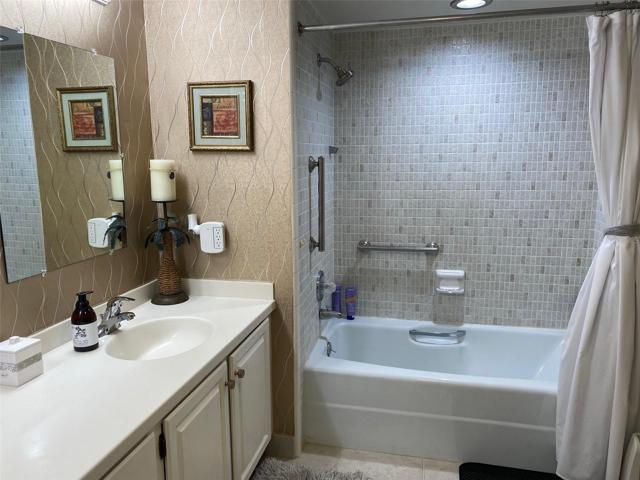 MASTER SHOWER TUB