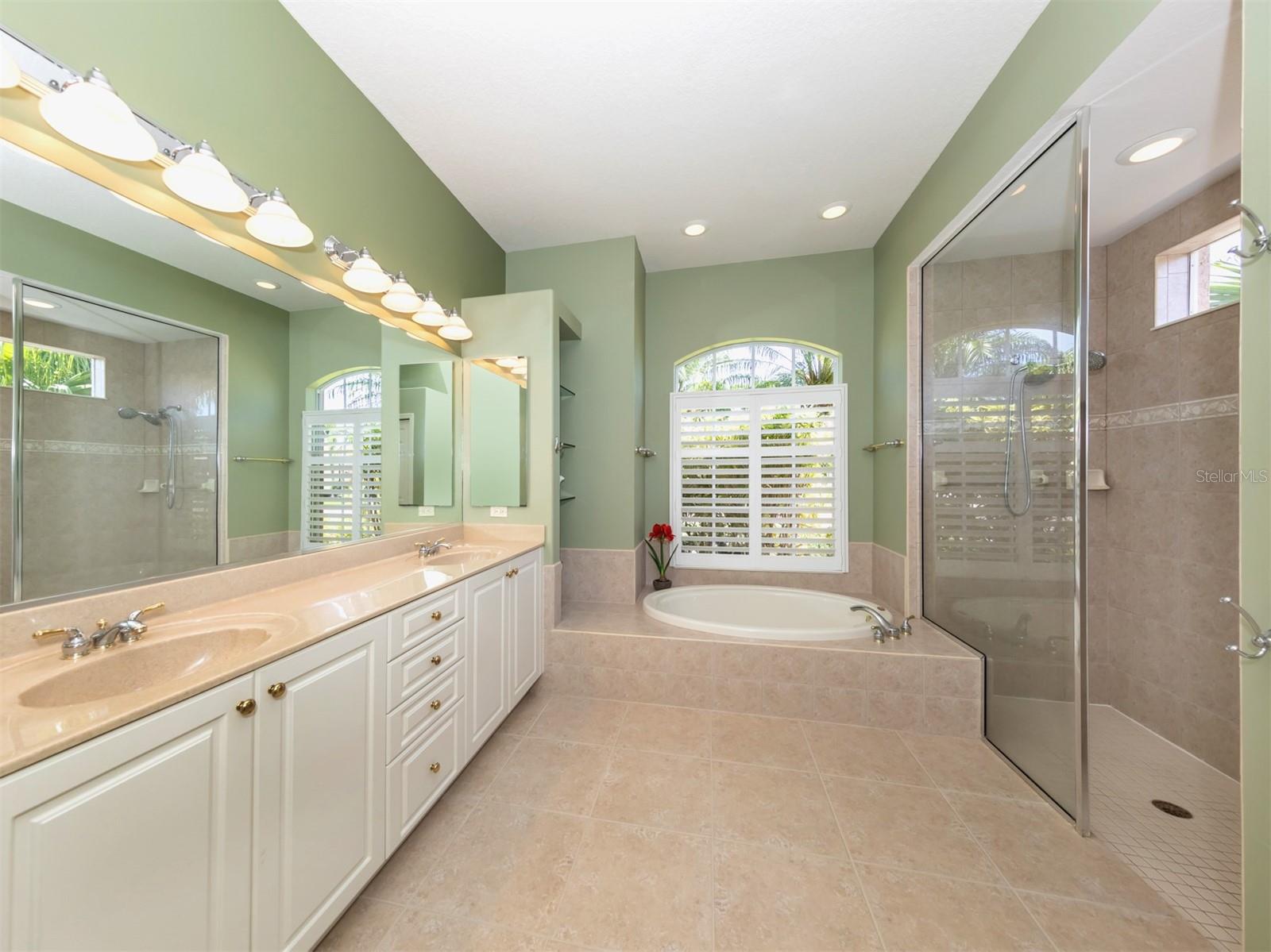 1057 Tuscany Boulevard, Venice, Florida 34292, 4 Bedrooms Bedrooms, ,3 BathroomsBathrooms,Residential,For Sale,TUSCANY,N6127535