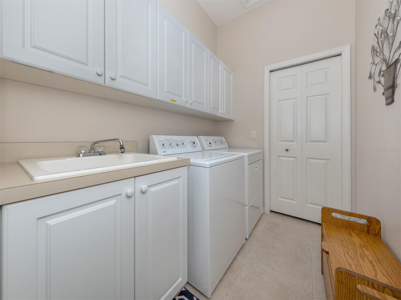 1057 Tuscany Boulevard, Venice, Florida 34292, 4 Bedrooms Bedrooms, ,3 BathroomsBathrooms,Residential,For Sale,TUSCANY,N6127535