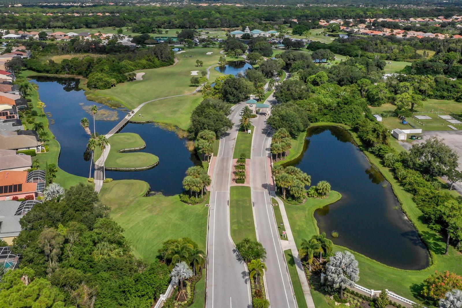 1057 Tuscany Boulevard, Venice, Florida 34292, 4 Bedrooms Bedrooms, ,3 BathroomsBathrooms,Residential,For Sale,TUSCANY,N6127535
