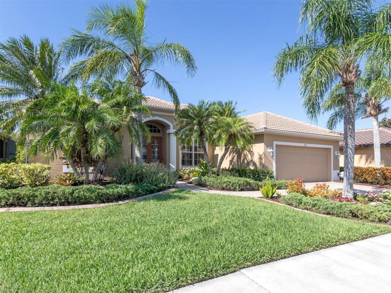 Front view of home.