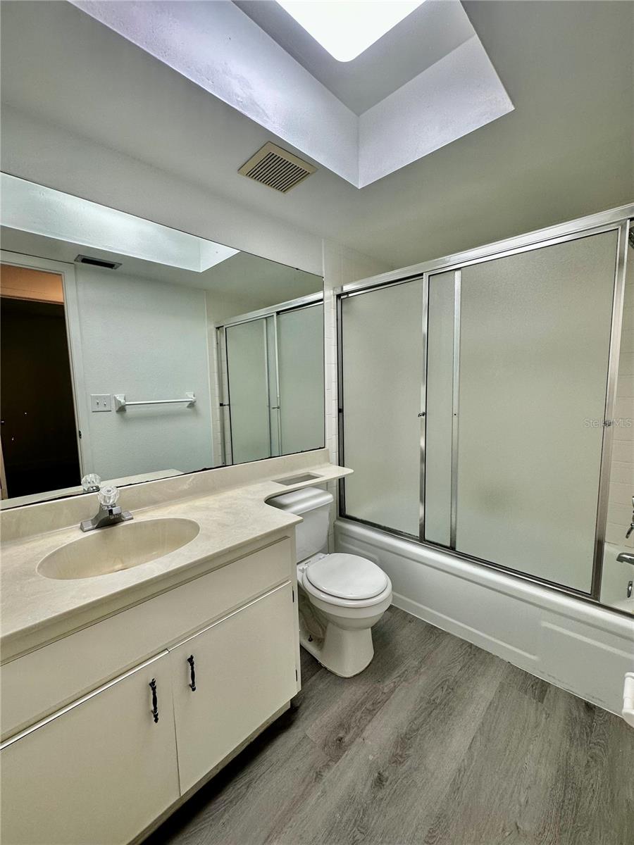 2nd Bathroom