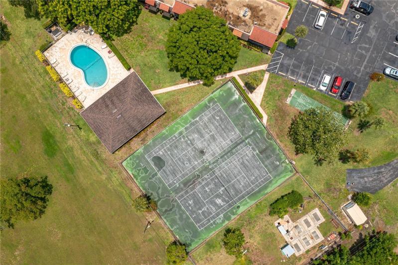 Pool, Clubhouse, Tennis courts & shuffleboard