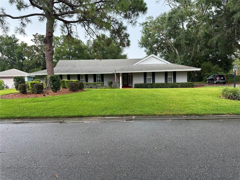 FRONT ELEVATION -DRAMATIC RANCH SETTING - WEEL TREED PROPERTY - CUL DE SAC - OVERSIZE DRIVEWAY - PARK YOUR CARS AND YOUR TOYS.