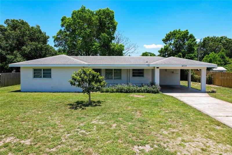 4713 Avon Street is conveniently located close to Warner University and Webber college, which makes this a great location for students or faculty.
