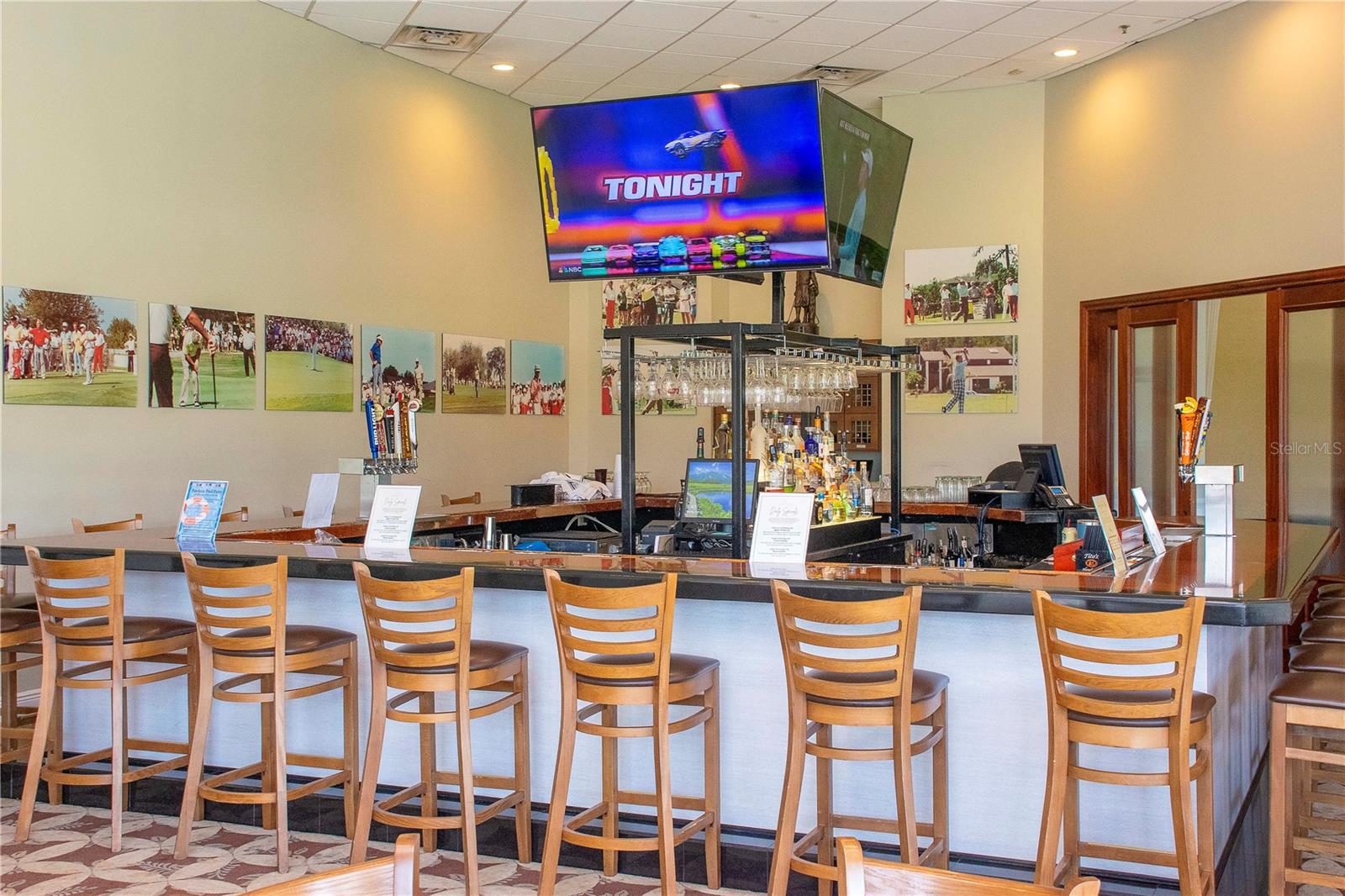 Clubhouse Bar