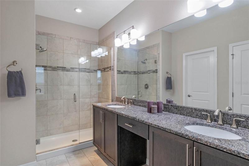 CLASSIC PRIMARY SUITE WITH LARGE SHOWER AND EXTENDE3D VANITY