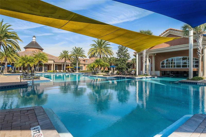 SHADED POOL AREAS SWIM