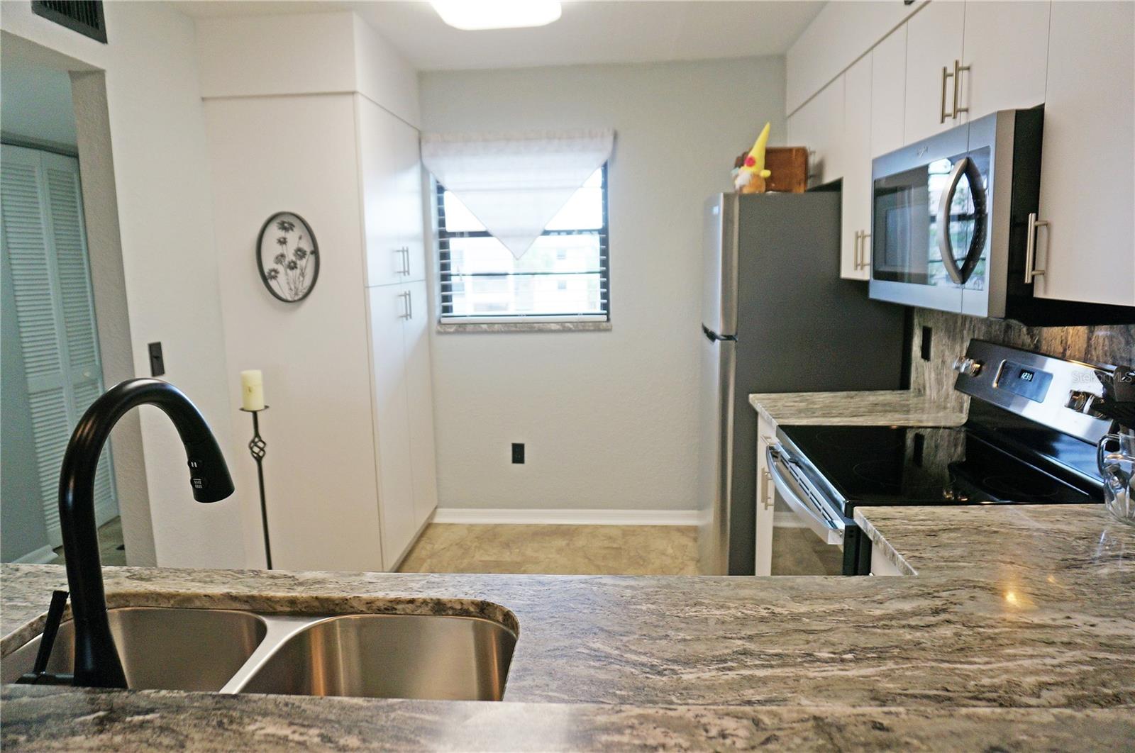 175 Kings Highway #733, Punta Gorda, Florida 33983, 2 Bedrooms Bedrooms, ,2 BathroomsBathrooms,Residential,For Sale,KINGS,C7477465