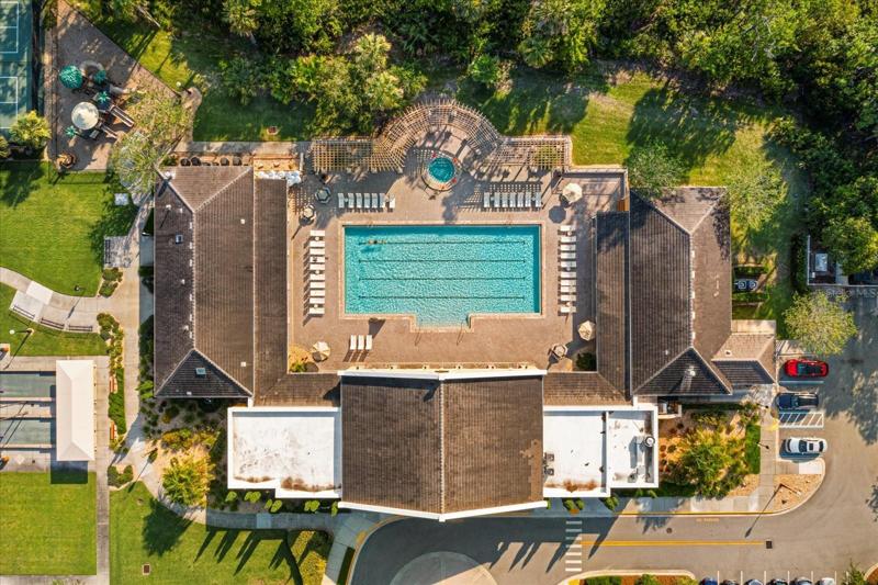 Community pool, gym & restaurant