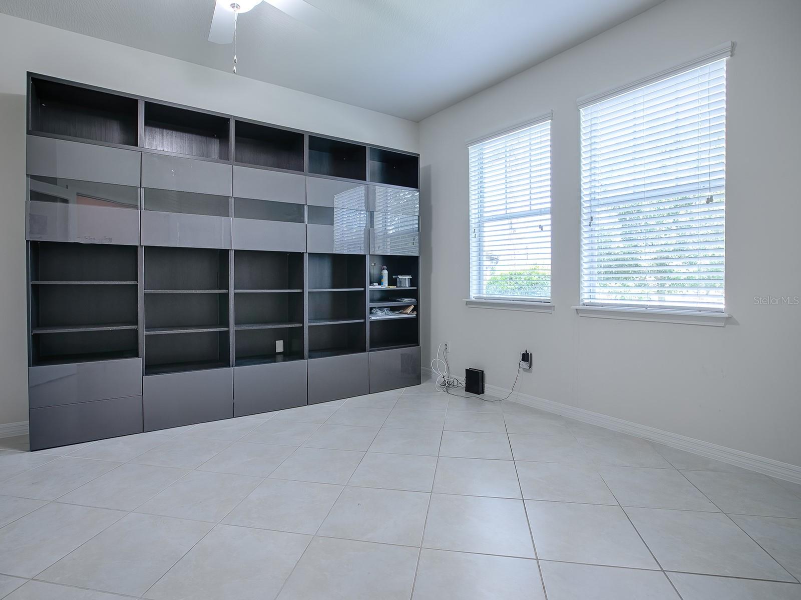 So much storage!  Owner is packing, but this unit conveys!