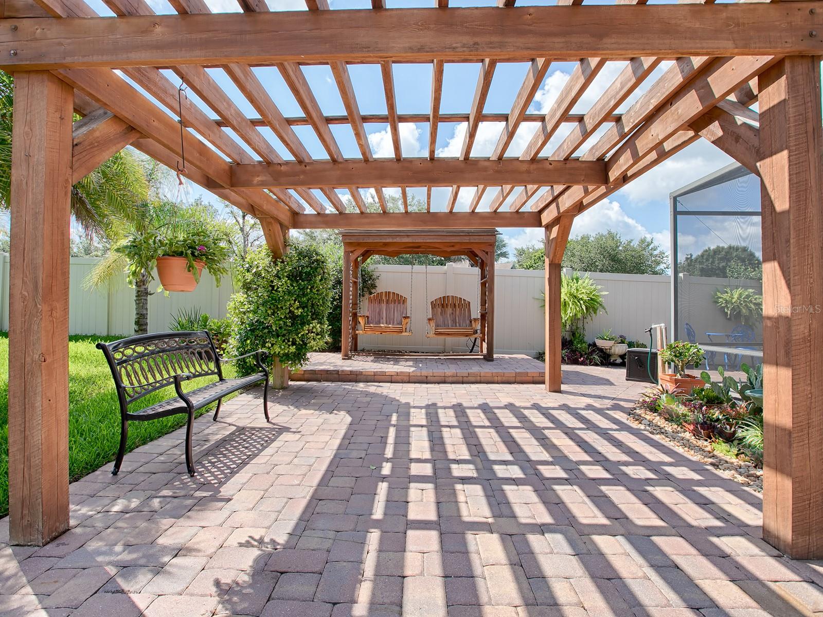 Perfect, yes?  There is also a shade cloth if that is your preference!