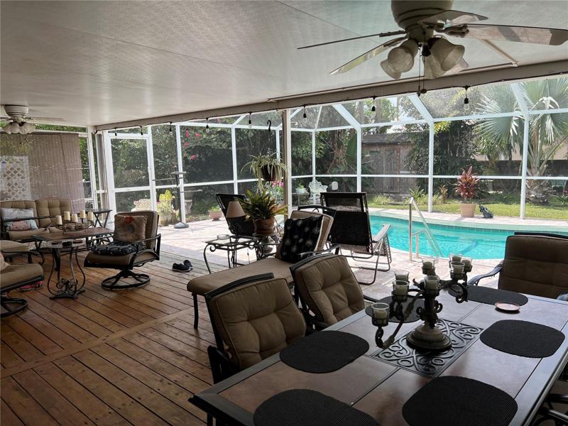 Huge Lanai