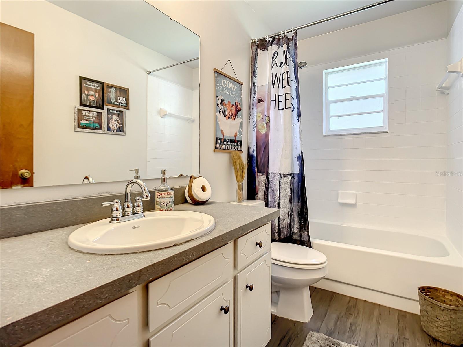 2nd Bathroom