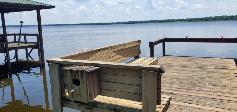 Dock seating