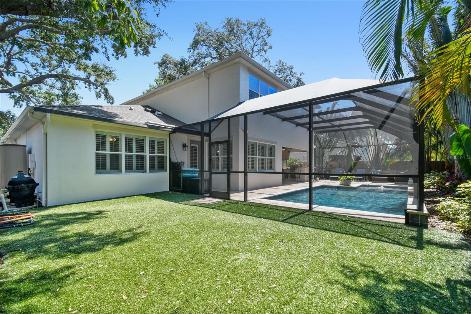 Big Lot w/ Turfed Yard and Pool