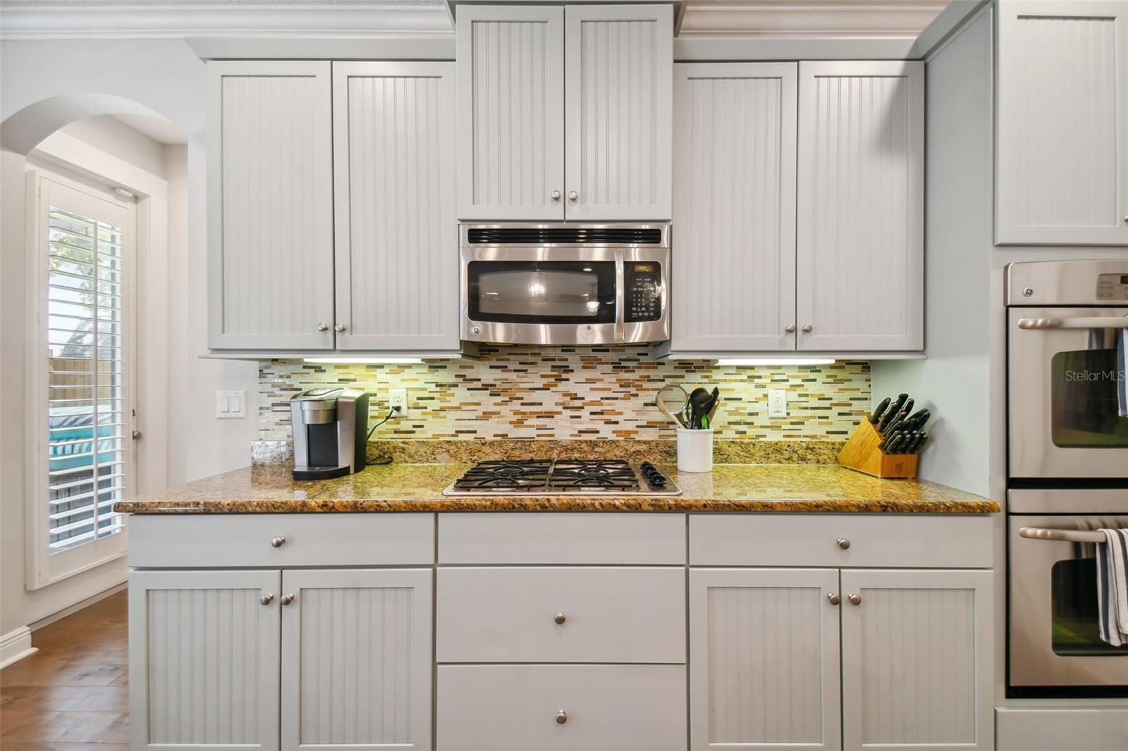 Kitchen w/ Gas Cooktop