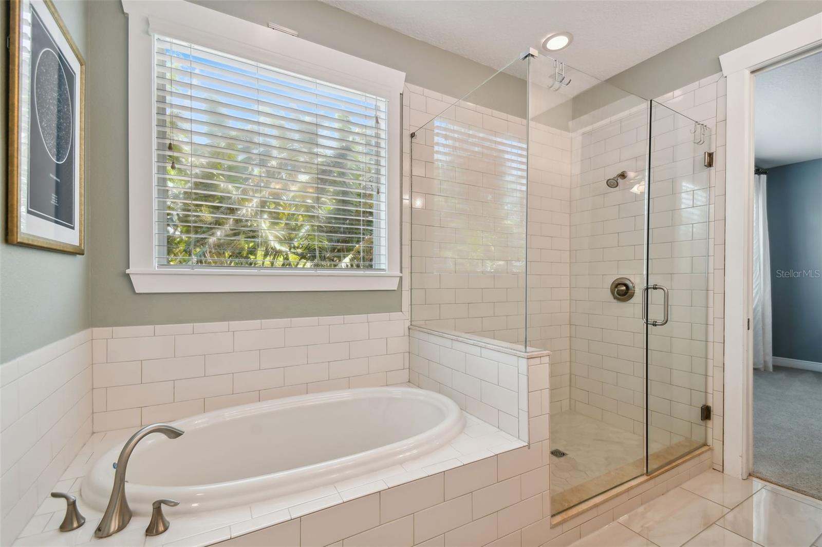 M Bath w/ Garden Tub and Shower