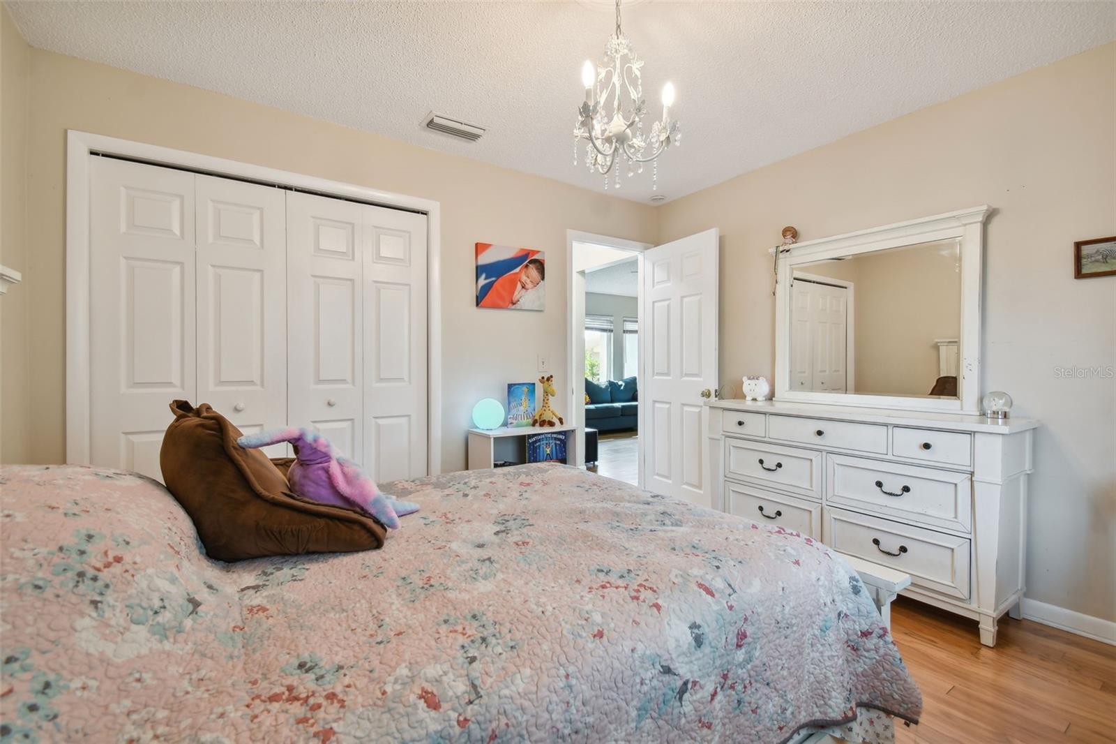 2nd bedroom