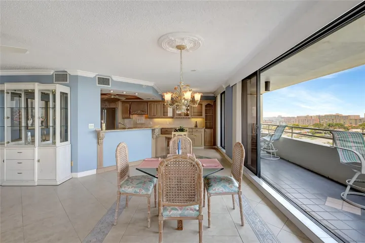 Sliding glass window walls to enjoy your great panoramic water views.