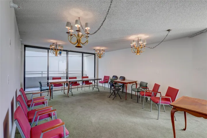Community meeting & card room