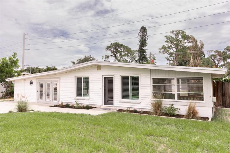 Front view of home