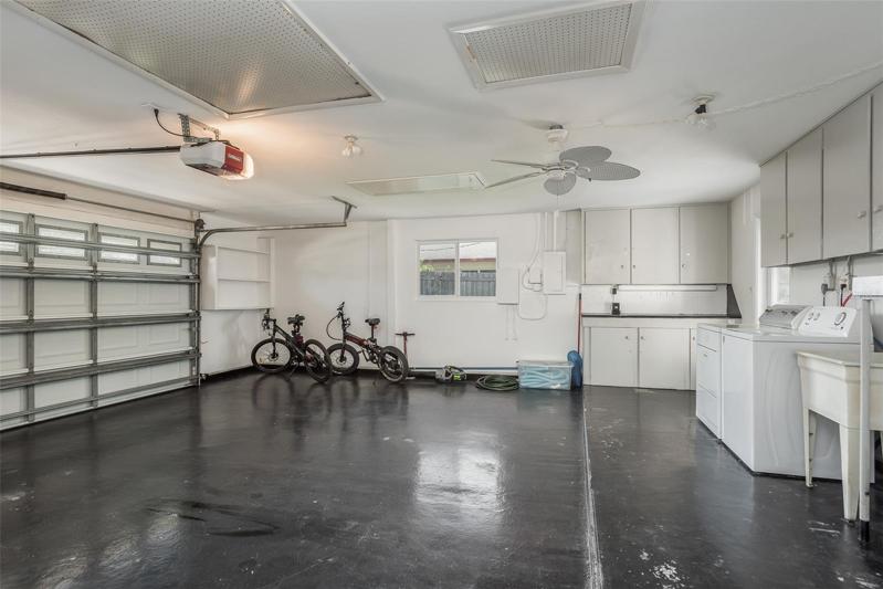 Garage/Laundry/Workshop