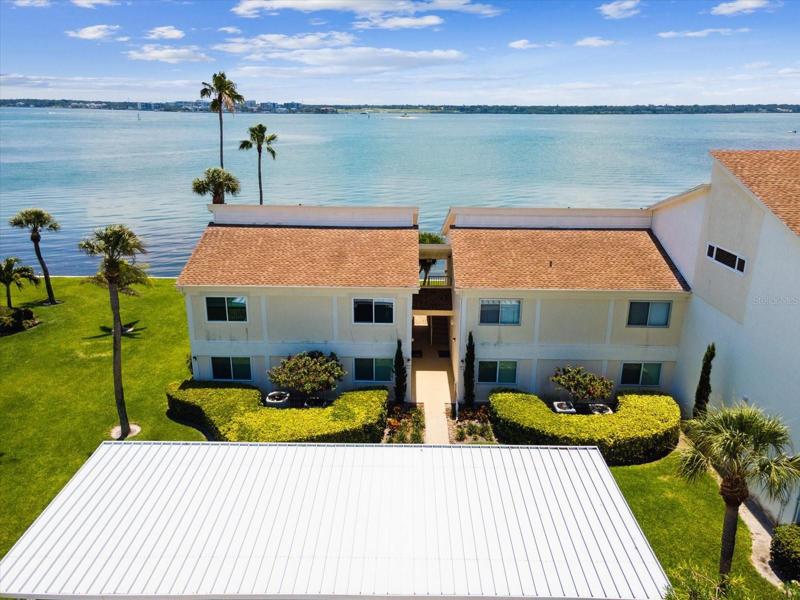 Welcome to Bayside Gardens....Direct, unobstructed Views