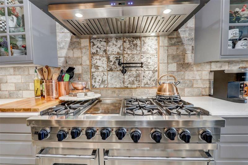 48” VIKING GAS STOVE!